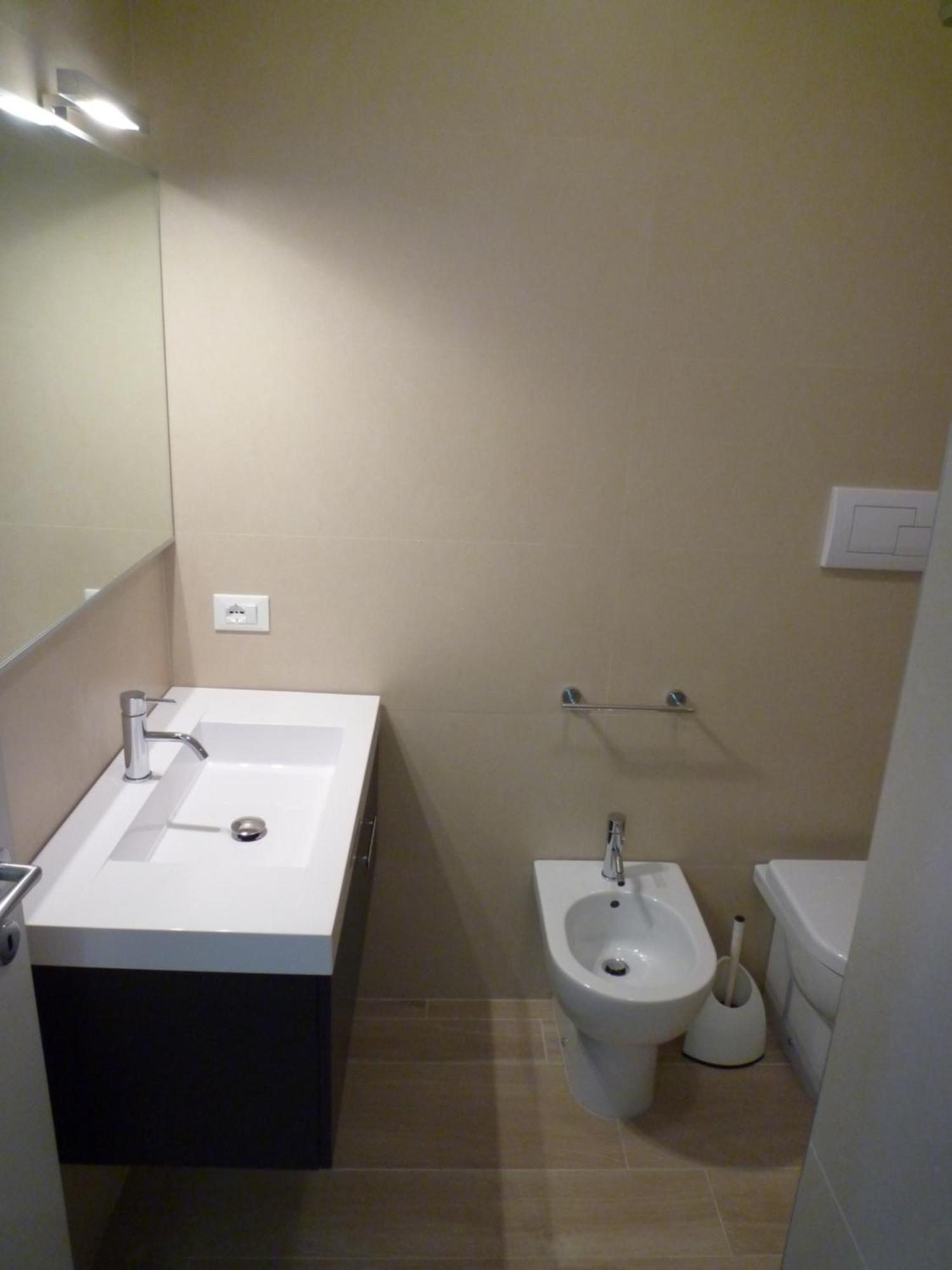 Apollo Apartment *