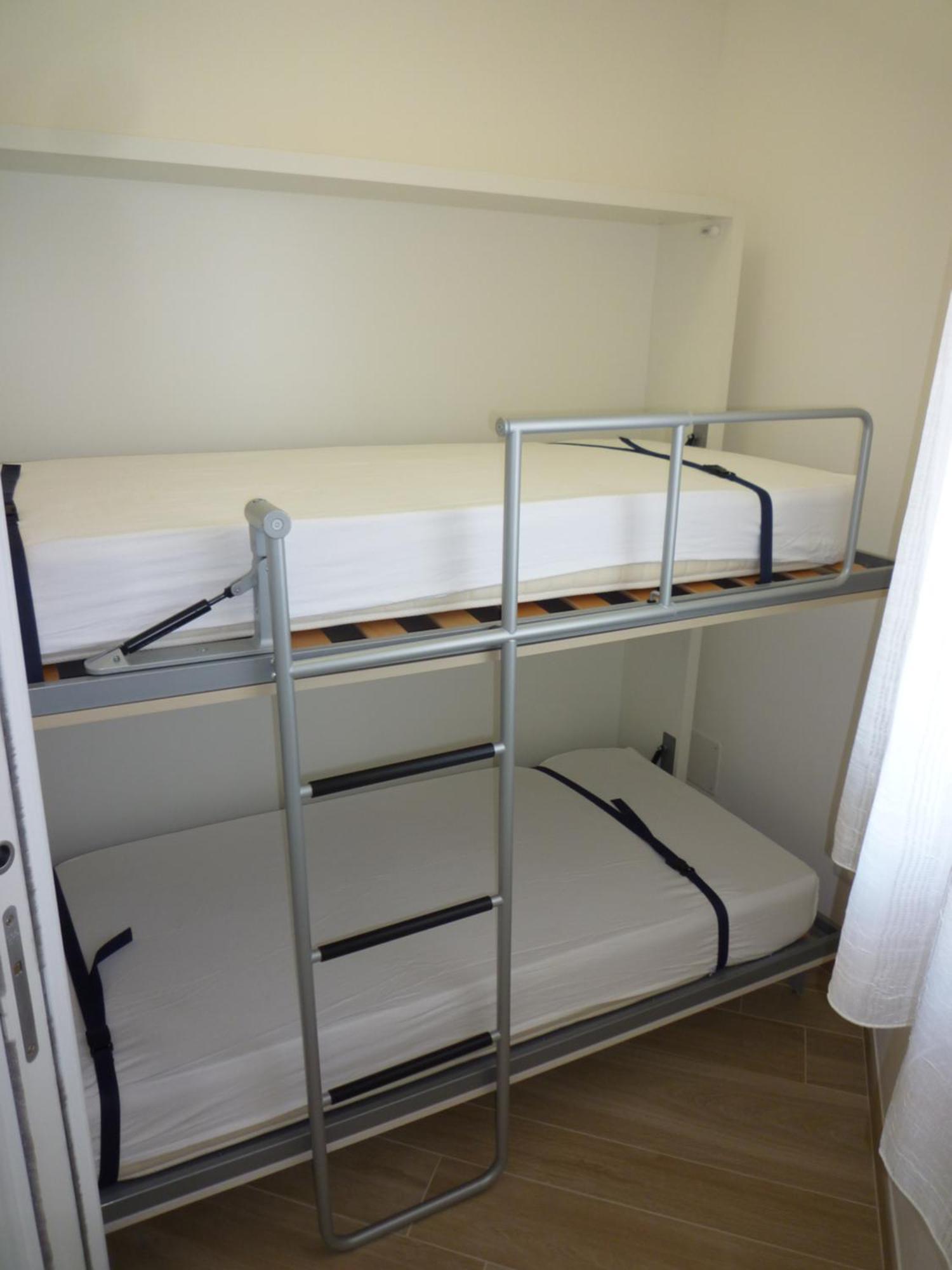 Apollo Apartment
